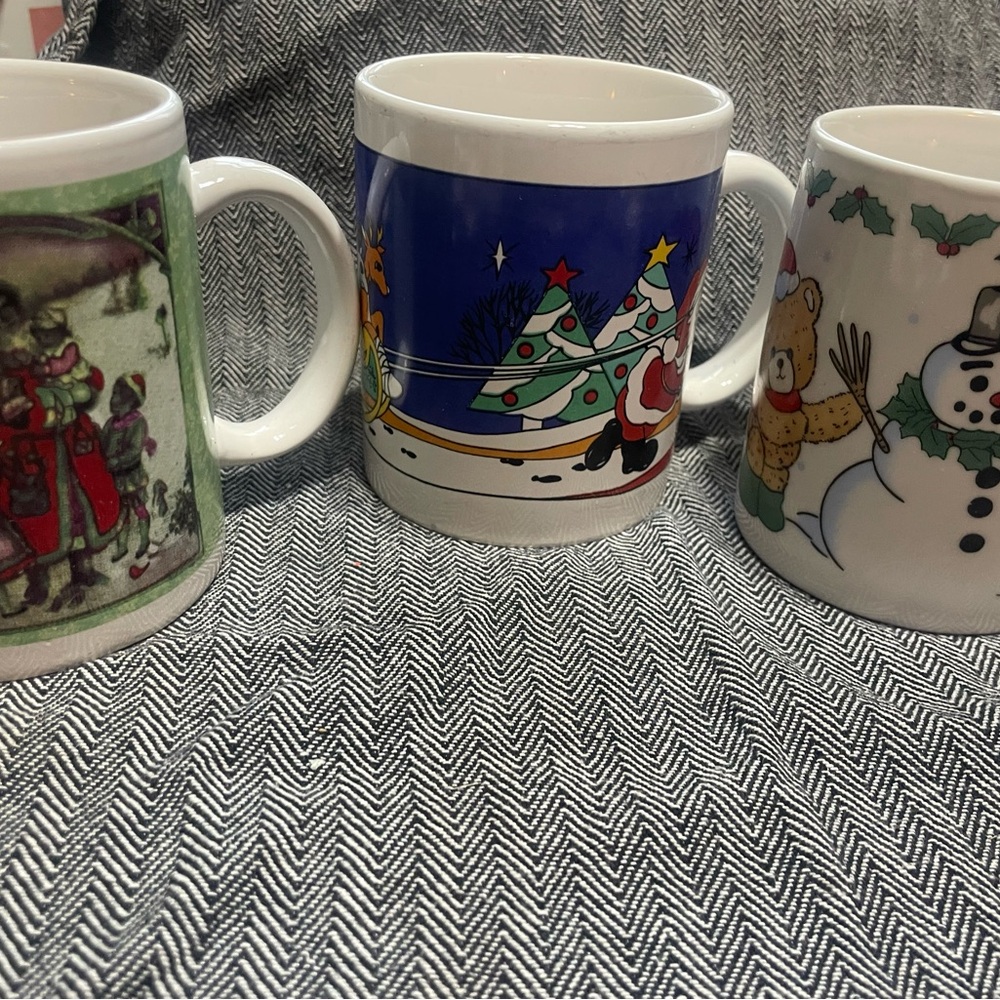 Vintage Festive Holiday Mug Set